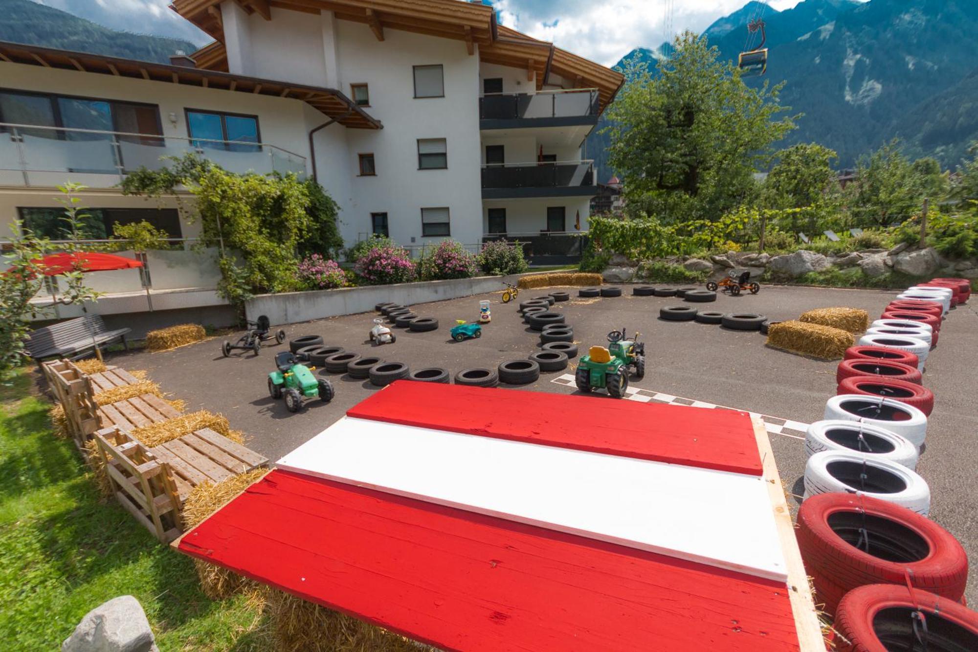 Apart Central - Premium Mountain&Garden マイヤーホーフェン エクステリア 写真